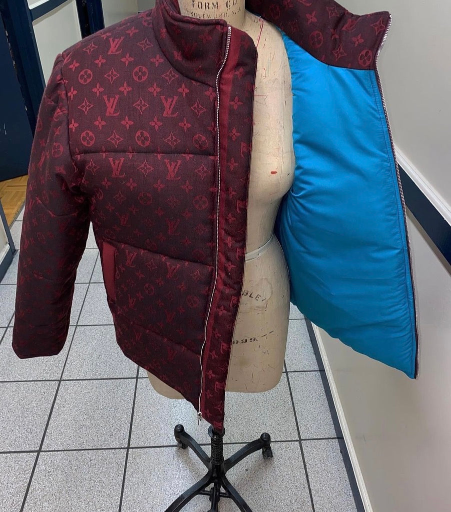 Louis Vuitton reversible padded jacket in burgundy with down feathers Red  Dark red Polyester ref.621424 - Joli Closet